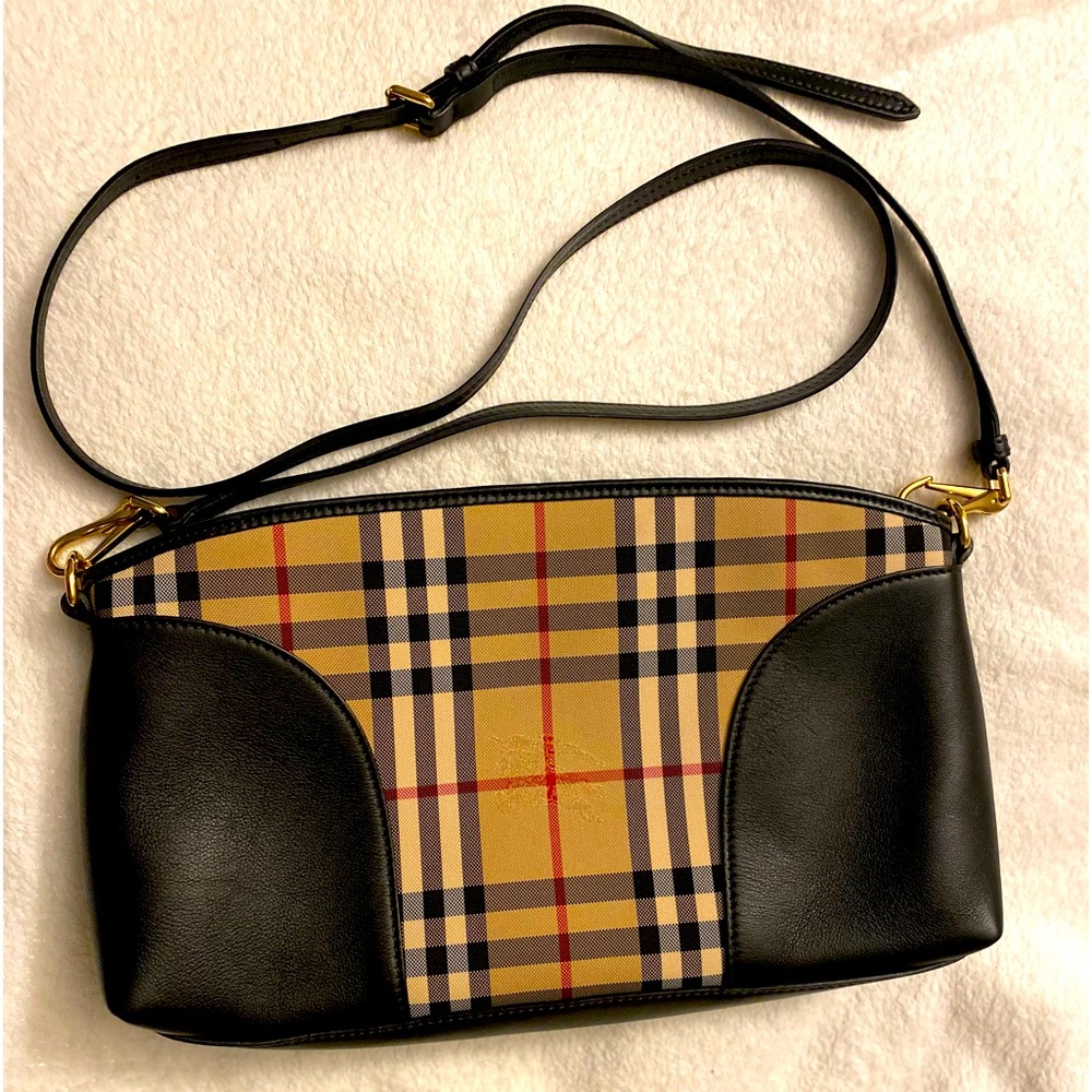 Burberry shoulder bag used a few times in great condition